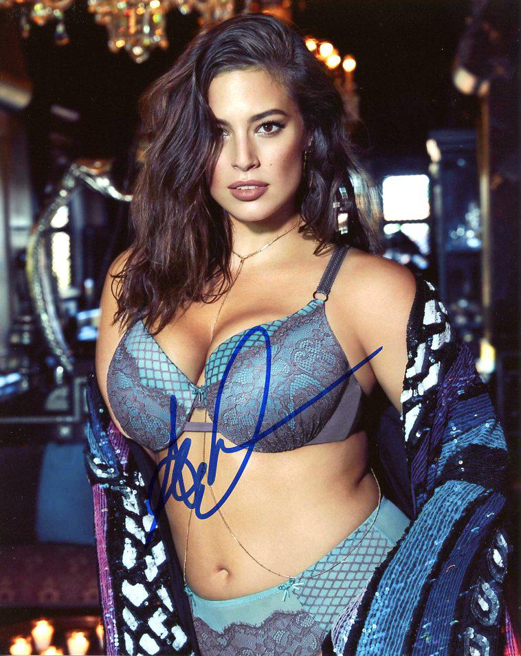 Ashley Graham SPORTS ILLUSTRATED In Person Signed Photo: Ashley Graham in person signed autographed photo. Ashley Graham is best known for being a Sports Illustrated swimsuit model.