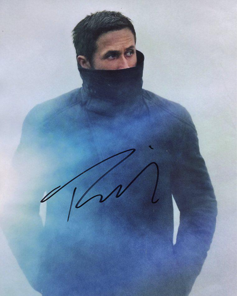 Ryan Gosling BLADE RUNNER 2049 In Person Signed Photo: Photo size is 8 x 10. Ryan Gosling in person signed autographed photo from the movie BLADE RUNNER 2049. Ryan Gosling as the character "K"