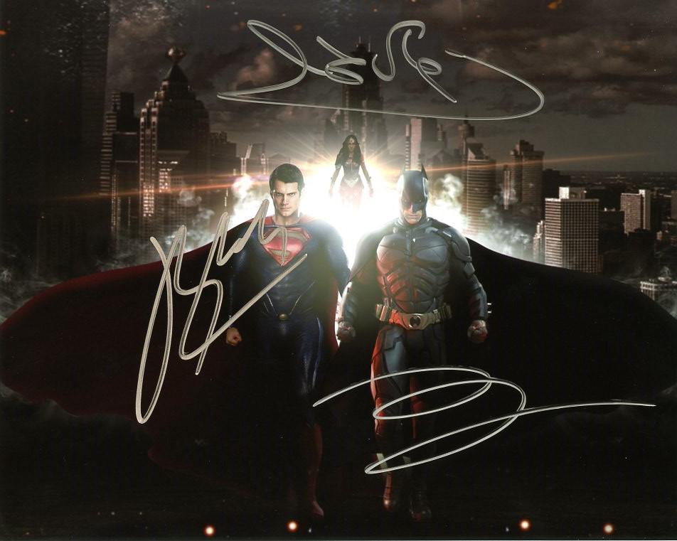 Affleck / Cavill / Gadot BATMAN VS SUPERMAN In Person: Photo size is 8 x 10. In person signed photo from the movie BATMAN VS SUPERMAN