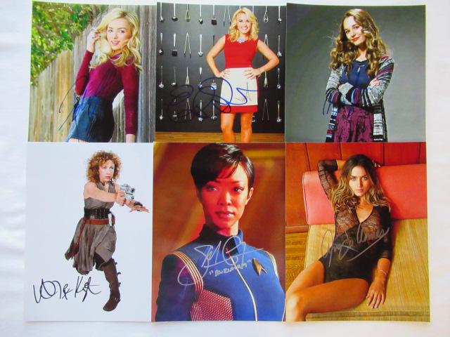 (10) 8x10 In Person Signed Photo Lot #6: Photo size is 8 x 10. All photos in this lot are 8x10 in size. You are getting in this lot Peyton List, Emily Osment, Madison Iseman, Alex Kingston, Sonequa Martin-Green, Ana de Armas, Anna Faris, Dan
