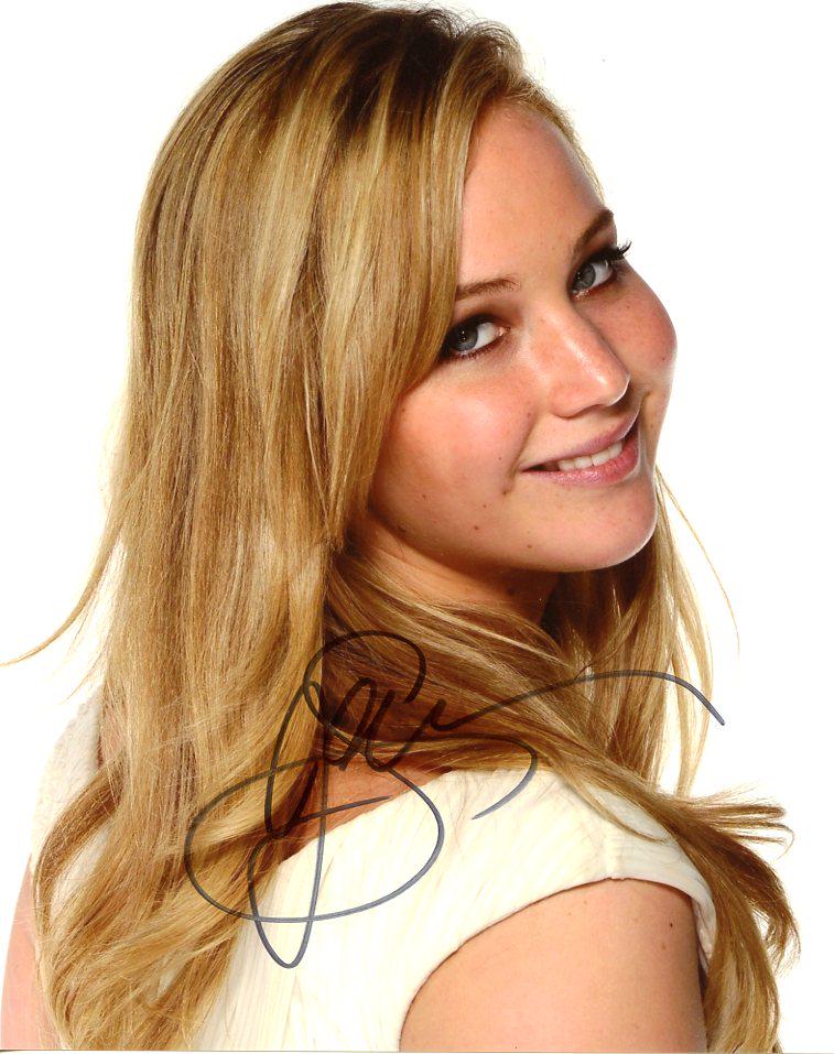 Jennifer Lawrence PRETTY Signed Photo: Jennifer Lawrence - in person signed autographed photo. Jennifer Lawrence has starred in such blockbuster hits such as THE HUNGER GAMES, SILVER LININGS PLAYBOOK, AMERICAN HUSTLE, X-MEN MOVIES.