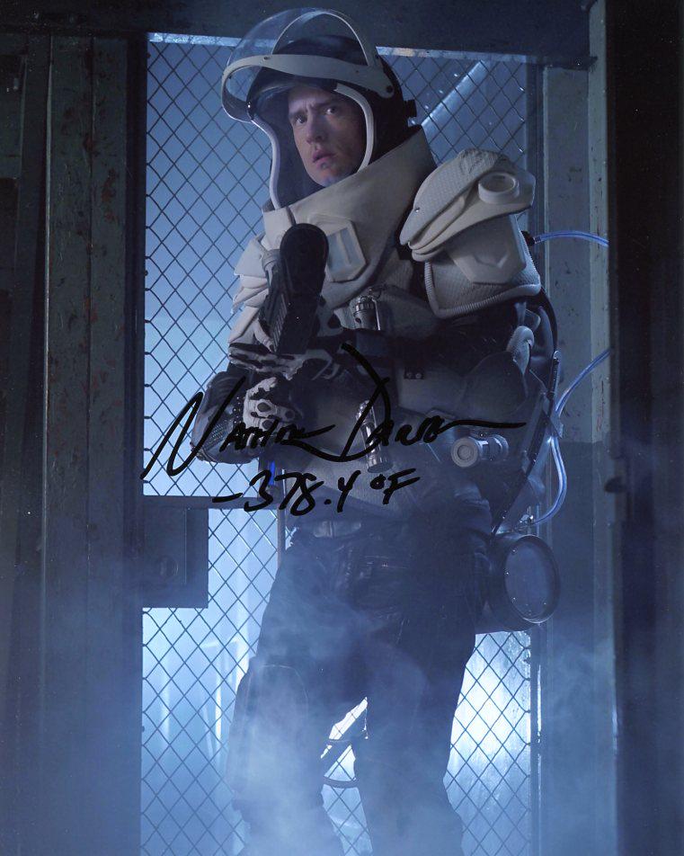 Nathan Darrow GOTHAM Signed Photo: Nathan Darrow in person signed autographed photo from the TV series GOTHAM. Nathan Darrow as the character Victor Fries / Mr Freeze