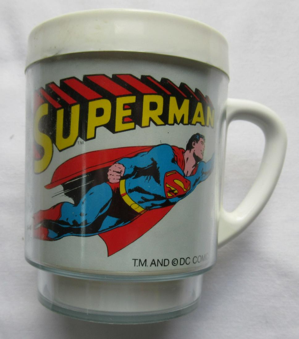 VINTAGE 1978 Dawn DC Comics Christopher Reeve Superman: Listing is for a Vintage DC Comics Superman 4" plastic cup. Cup features a cartoon image of Superman with an image of Christopher Reeves as Superman. Does not come with original packaging. Cup is in g