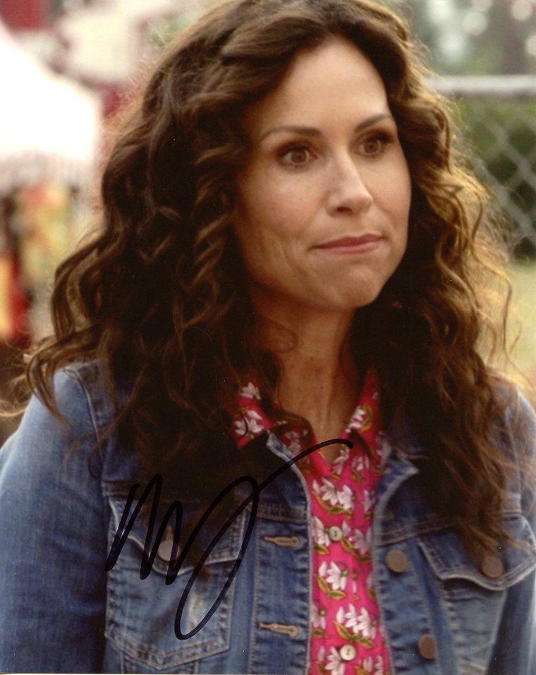 Minnie Driver SPEECHLESS In Person Signed Photo: Minnie Driver in person signed photo from the TV series SPEECHLESS. Minnie Driver as the character Maya DiMeo