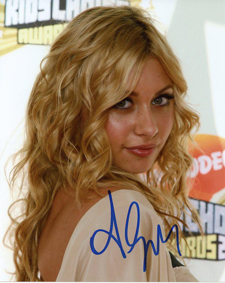 Alyson Michalka PRETTY In Person Signed Photo: Alyson Michalka in person signed autographed photo. Alyson Michalka hhas appeared in such TVs and movies as EASY A, iZOMBIE, and ANGER MANAGEMENT
