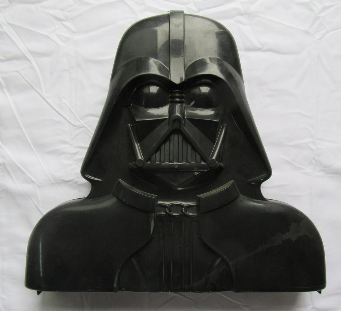 VINTAGE Darth Vader Star Wars Figure Carring Case: From the 1990's comes this Darth Vader vinatge carring case for the Star Wars 3" action figures. Clean Vintage Star Wars Case. All The Figure Holders And Stickers Are Still Attached. Slight discolorat