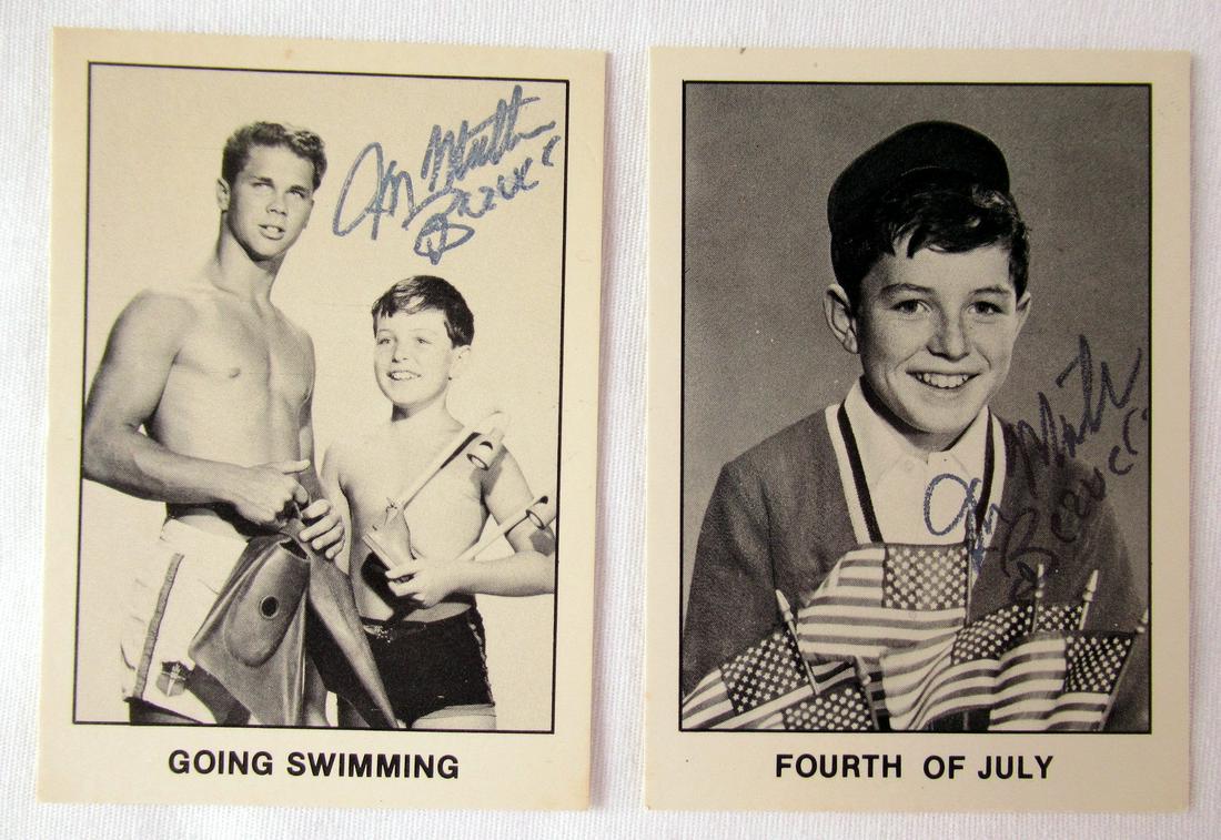 Jerry Mathers / Tony Dow LEAVE IT TO BEAVER Signed: Both of the signatures on these cards were obtained in person by me. Jerry Mathers / Tony Dow LEAVE IT TO BEAVER signed in person nonsports cards. Both of these guys charge a fairly high rate to sign 
