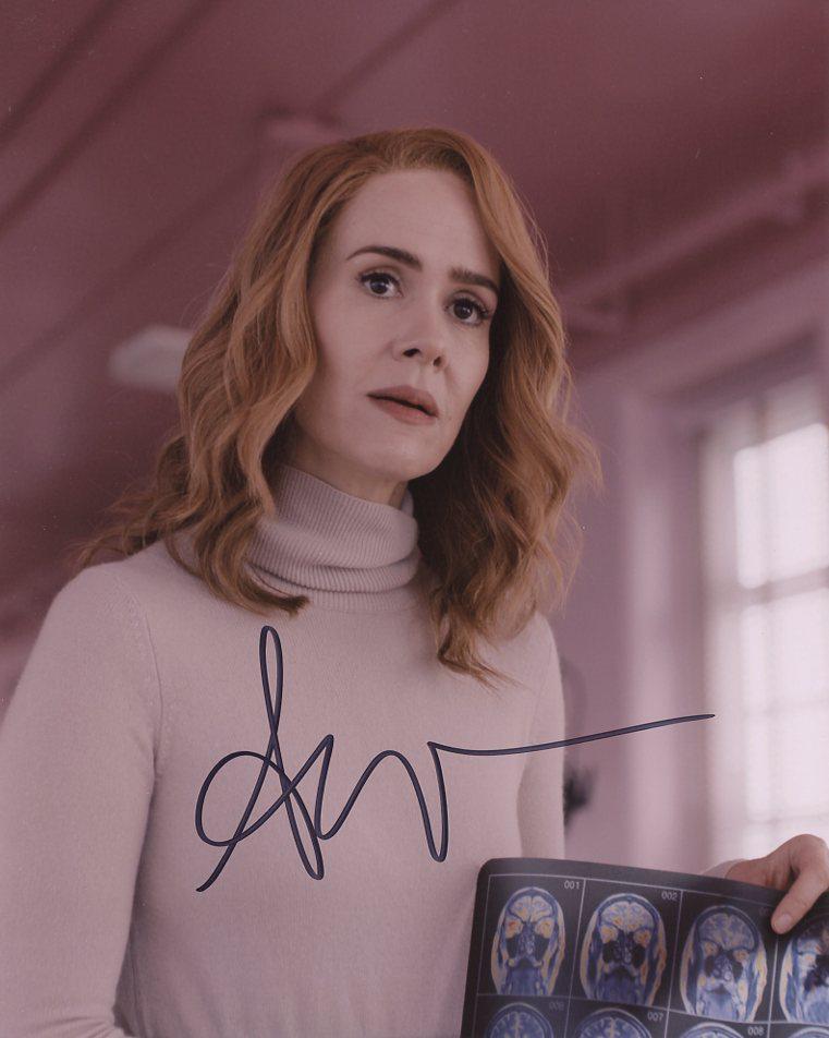 Sarah Paulson CLASS Signed Photo: Sarah Paulson in person signed autographed photo from the movie GLASS. Sarah Paulson as the character Dr. Ellie Staple