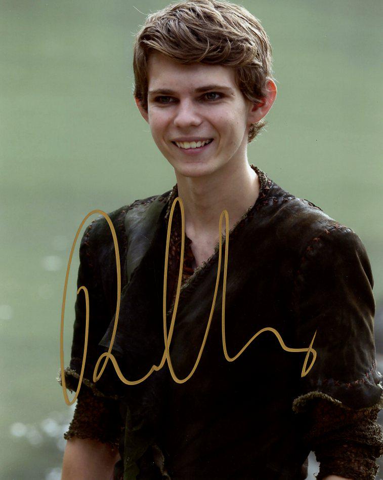 Robbie Kay ONCE UPON A TIME Signed Photo: Robbie Kay in person signed autographed photo from the TV series ONCE UPON A TIME. Robbie Kay as the character Peter Pan