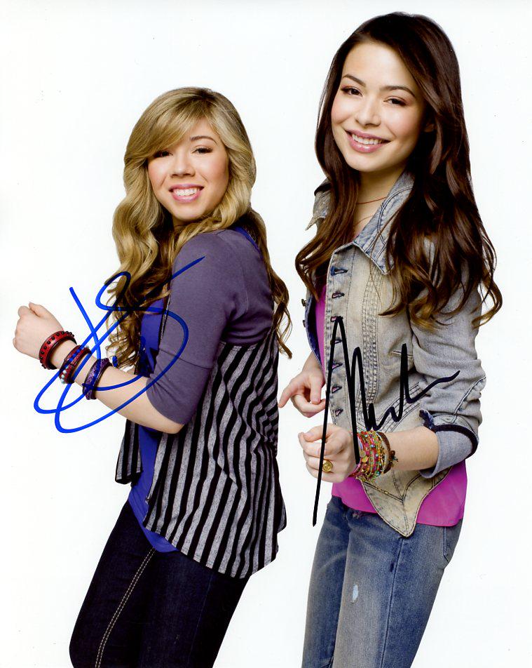 Miranda Cosgrove / Jennette McCurdy ICARLY In Person: Miranda Cosgrove / Jennette McCurdy in person signed autographed photo from the TV series ICARLY. Miranda Carter's Grove as the character Carly. Jennette McCurdy as the character Sam.