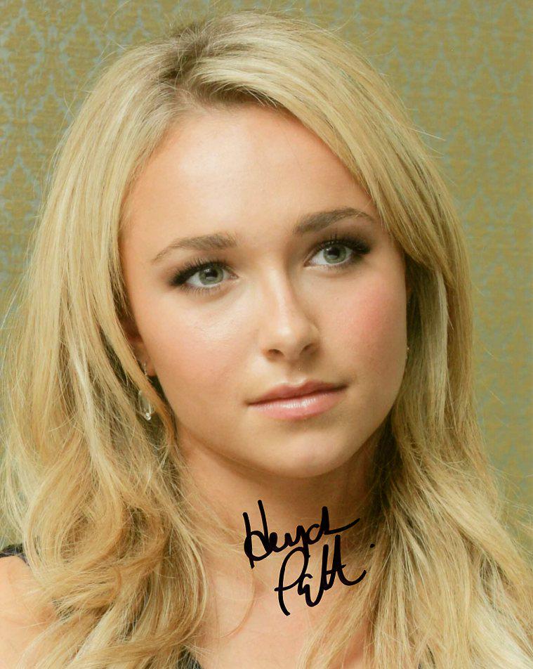 Hayden Panettiere GORGEOUS In Person Signed Photo: Hayden Panettiere beautiful in person signed autographed photo. Hayden Panettiere has been in such TV and movies as HEROES, I LOVE YOU BETH COOPER, and NASHVILLE.