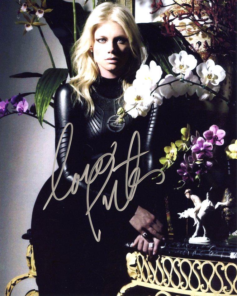 Peta Wilson BEAUTIFUL In Person Signed Photo: Peta Wilson in person signed autographed photo. Peta Wilson has been in such movies as A LEAGUE OF EXTRAORDINARY GENTLEMEN, SUPERMAN RETURNS, and LA FEMME NIKITA