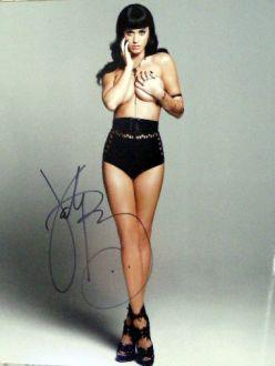 Katy Perry SEXY 11x14 In Person Signed Photo: PLEASE NOTE: Size of this photo is 11 x 14. Sexy fantastic in person signed photo of this super pop singer. This photo size is 11x14