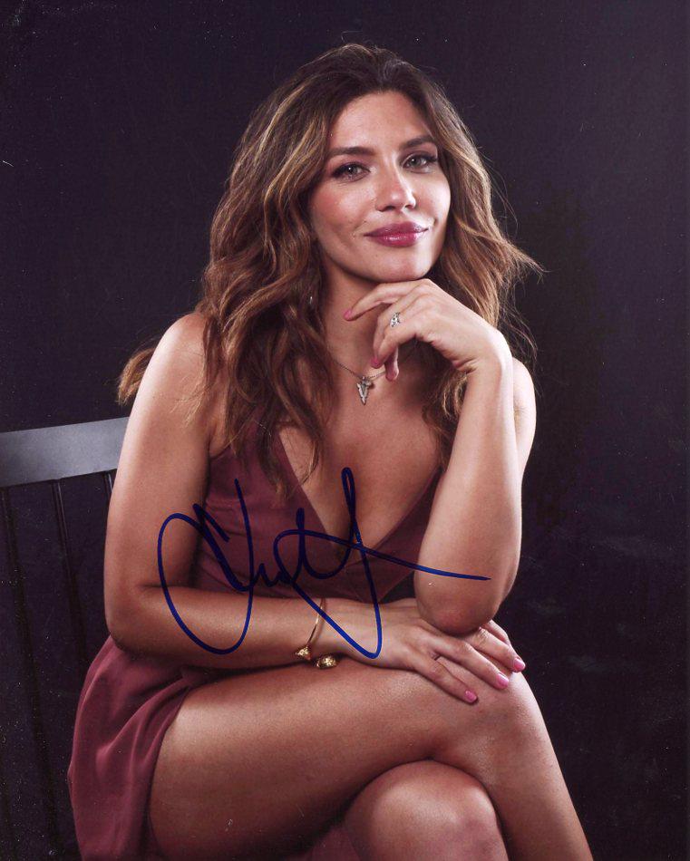 Juliana Harkavy PRETTY In Person Signed Photo: Juliana Harkavy in person signed autographed photo. Juliana Harkavy is best known for her character on the TV series ARROW as Dinah Drake / Black Canary