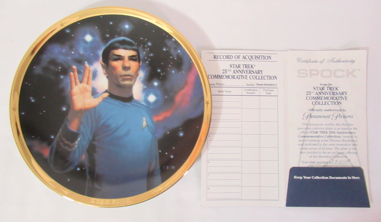 Vintage 1991 Star Trek Spock Hamilton Collectors Plate: Vintage 1991 Star Trek Spock Hamilton Collectors Plate. Includes box and Certificate of Authenticity. Plate is numbered 3314A. Open box. Plate is in great condition with minimal wear.