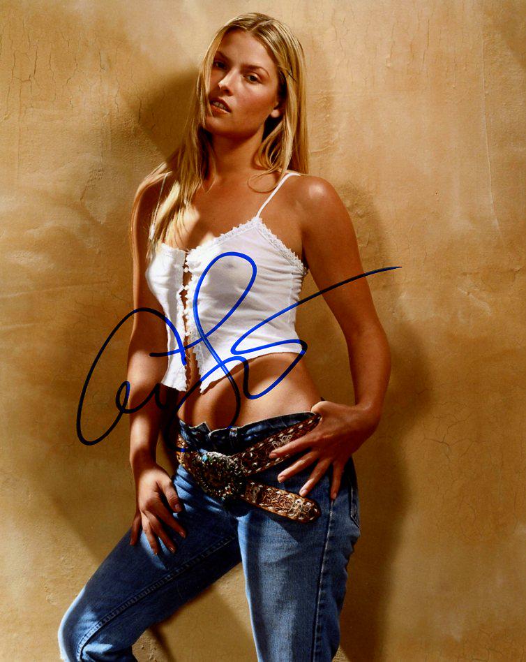 Ali Larter SEXY In Person Signed Photo: Ali Larter In person signed autographed photo. Ali Larter has appeared in such TV and movies as FINAL DESTINATION, HEROES, and RESIDENT EVIL