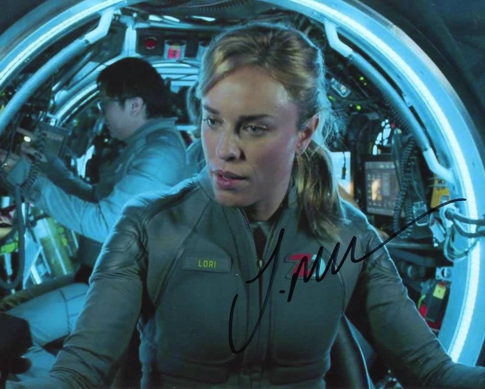 Jessica McNamee THE MEG In Person Signed Photo: Jessica McNamee in person signed autographed photo from the movie THE MEG. Jessica McNamee as the character Lori