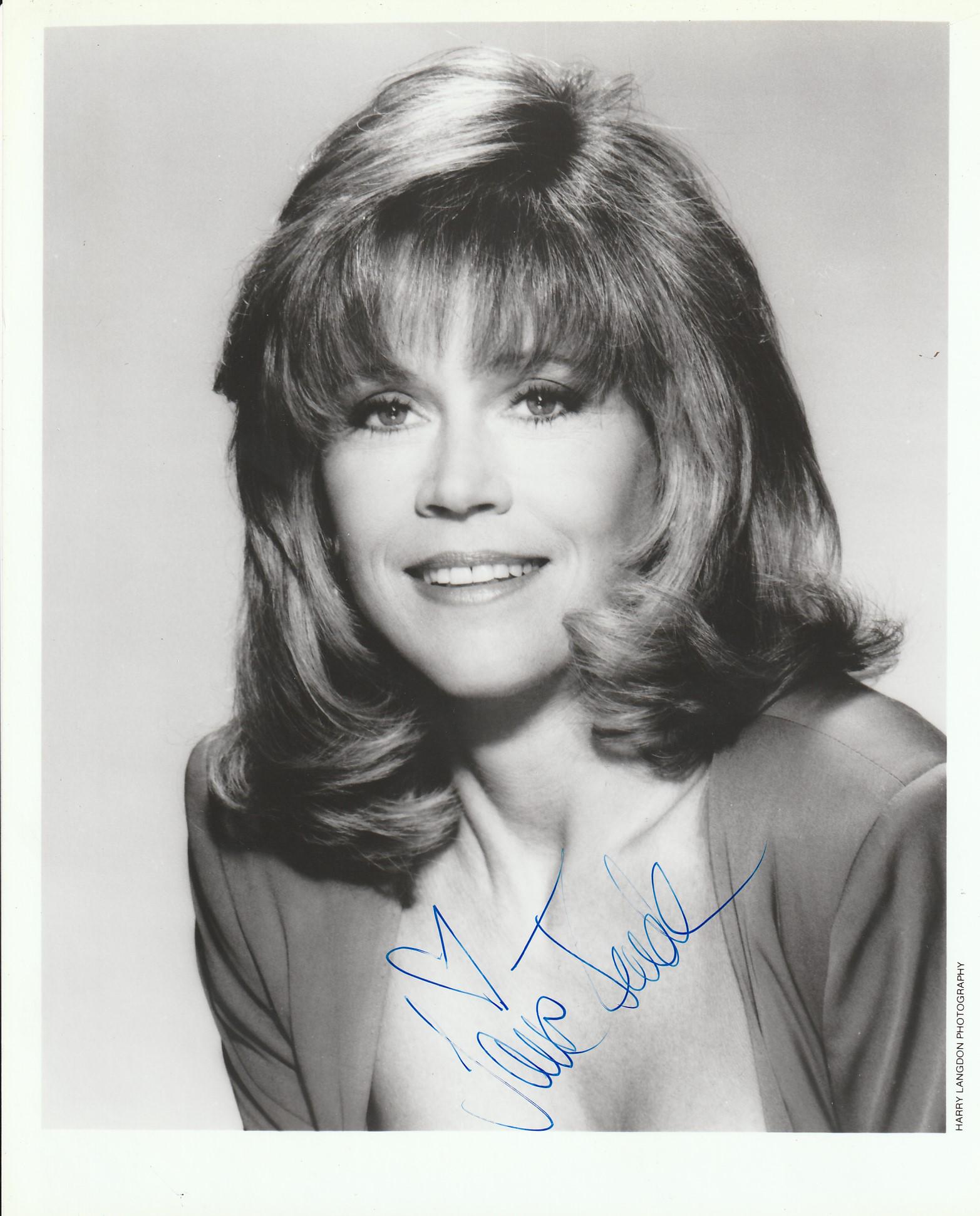 Jane Fonda AMAZING Signed Photo: Jane Fonda - Oscar winning actress for her performance in the films "Klute", and "Coming Home". A signed 8x10 b/w photo.