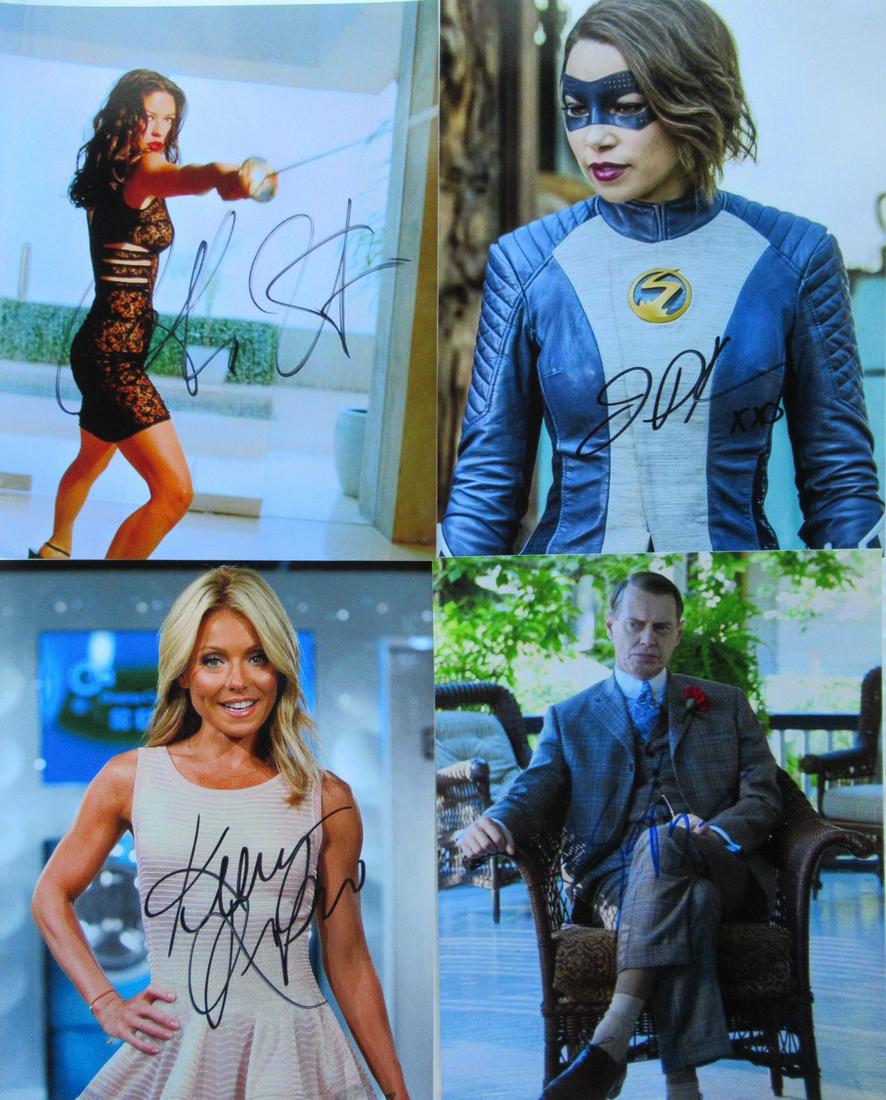 Photo Lot #2 - 4 8x10 In Person Signed Photos: You are getting the (4) 8 x 10 in person photos shown here. This lot contains Catherine Zeta Jones, Jessica Parker Kennedy, Kelly Ripa, and Steve Buscemi