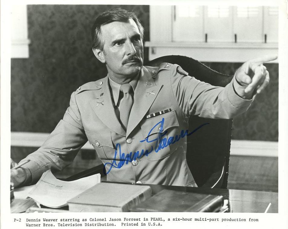 Dennis Weaver (1924-2006) PEARL Signed Photo: Dennis Weaver (1924-2006) signed photo from the movie PEARL. Dennis Weaver is also best known for his role in the TV series MCCLOUD.