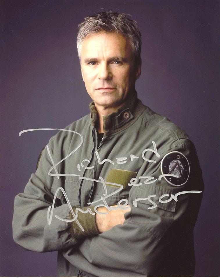 Richard Dean Anderson STARGATE ATLANTIS In Person: * EB Autographs Private Signing * Richard Dean Anderson in person signed photo from the TV series STARGATE. Richard Dean Anderson as the character Col. Jack O'Neill. ** PLEASE NOTE: slight pend skippi