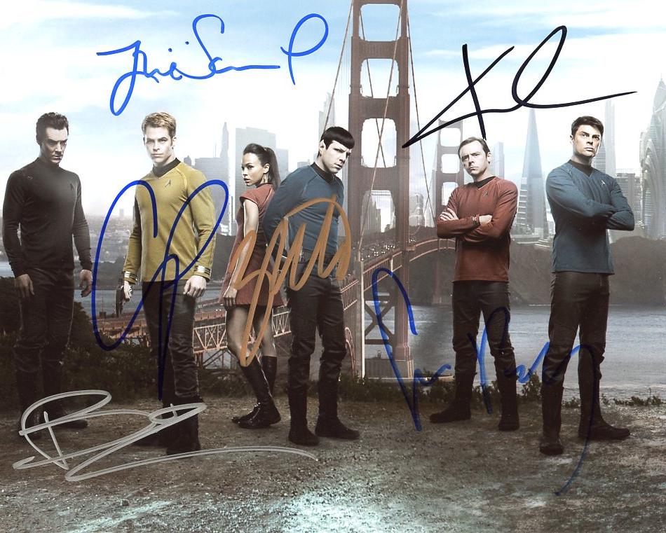 STAR TREK INTO THE DARKNESS Cast Signed Photo: Photo size is 8x10. Chris Pine / Benedict Cumberbatch / Simon Pegg / Karl Urban / Zoe Saldana / Zachary Quinto in person signed autographed photo from the movie STAR TREK INTO THE DARKNESS.