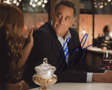 Brad Garrett SINGLE PARENTS In Person Signed Photo: Photo size is 8x10. Brad Garrett in person signed autographed photo from the TV series SINGLE PARENTS. Brad Garrett as the character Douglas Fogarty