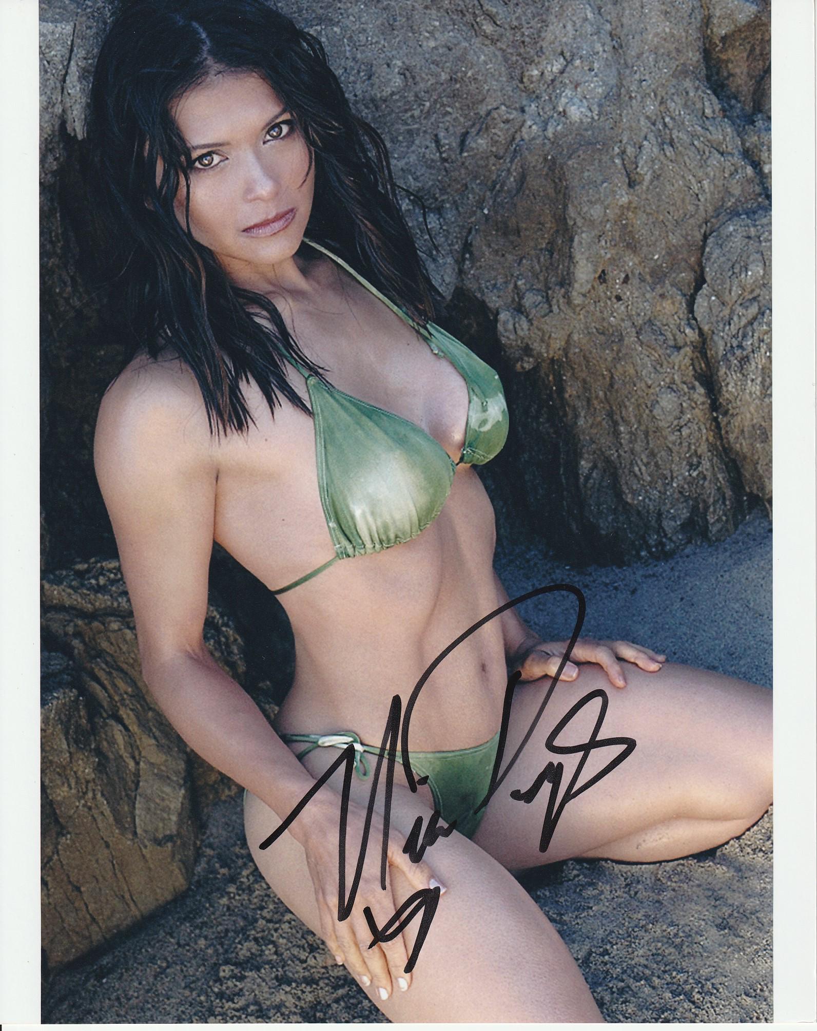 Nia Peeples FAME / WALKER TEXAS RANGER In Person Signed Photo: Photo size is 8x10. Nia Peeples sexy in person signed photo. Nia Peeples has done such TV and movies as FAME, THE FORSTERS, and PRETTY LITTLE LIARS
