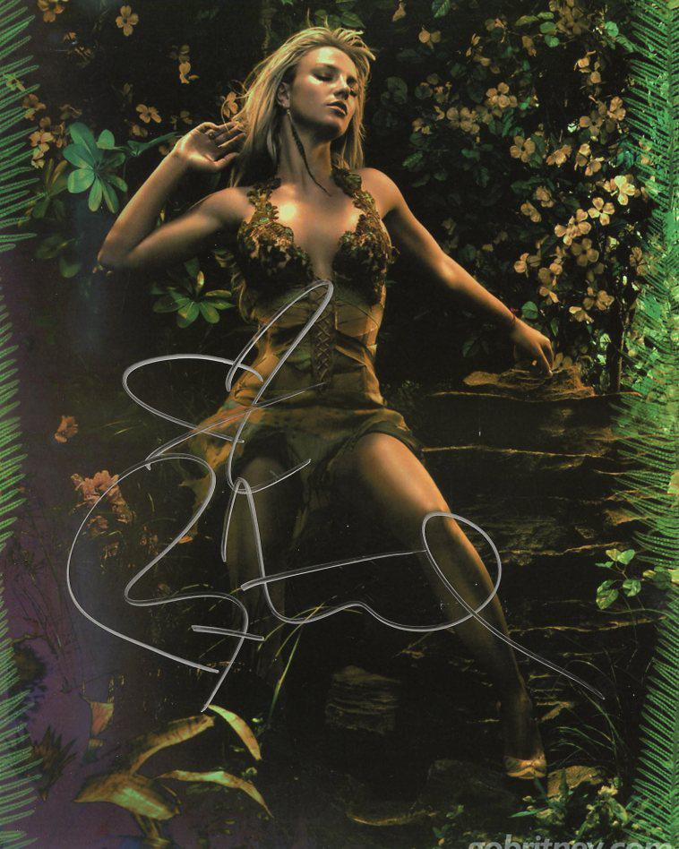 Britney Spears SEXY / POP SUPERSTAR In Person Signed Photo (1 of 1)