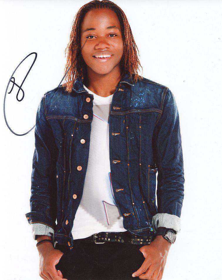 Leon Thomas VICTORIOUS In Person Signed Photo (1 of 1)