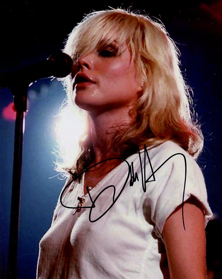 Debbie Harry MUSICIAN / BLONDIE In Person Signed Photo (1 of 1)