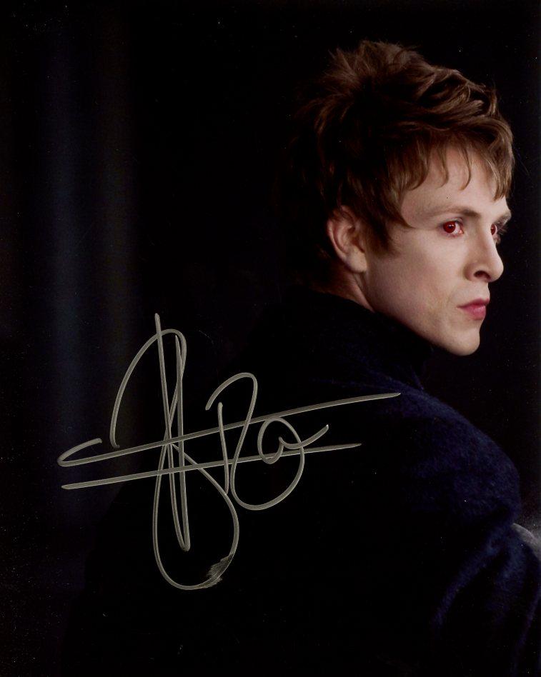 Charlie Bewley TWILIGHT NEW MOON In Person Signed Photo (1 of 1)