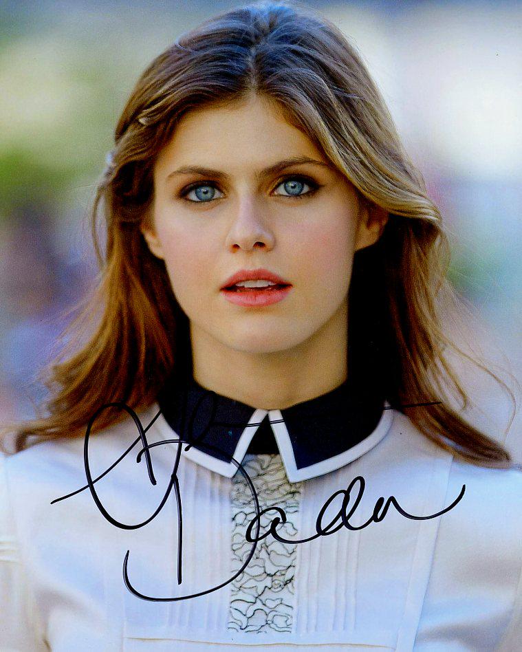 Alexandra Daddario GORGEOUS In Person Signed Photo (1 of 1)