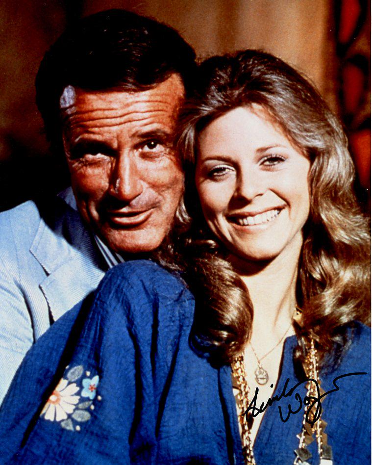Lindsay Wagner THE BIONIC WOMAN In Person Signed Photo (1 of 1)