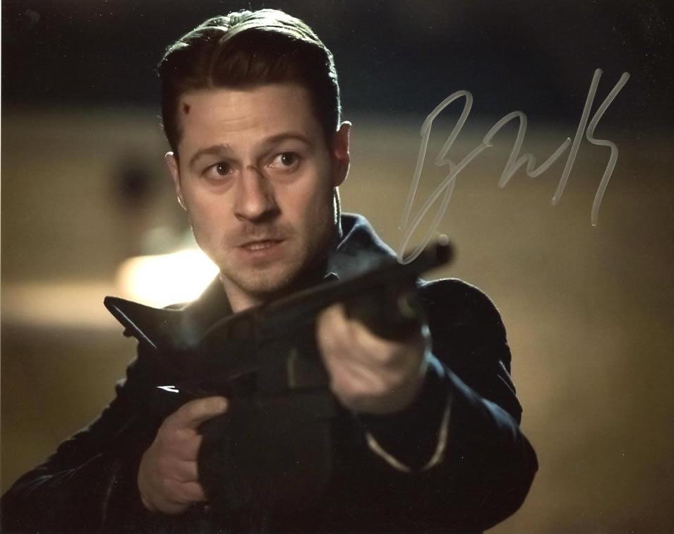 Ben McKenzie THE OC In Person Signed Photo: Photo size is 8x10. Ben McKenzie in person signed photo from the TV series THE O.C. Ben McKenzie as the character Ryan Atwood.