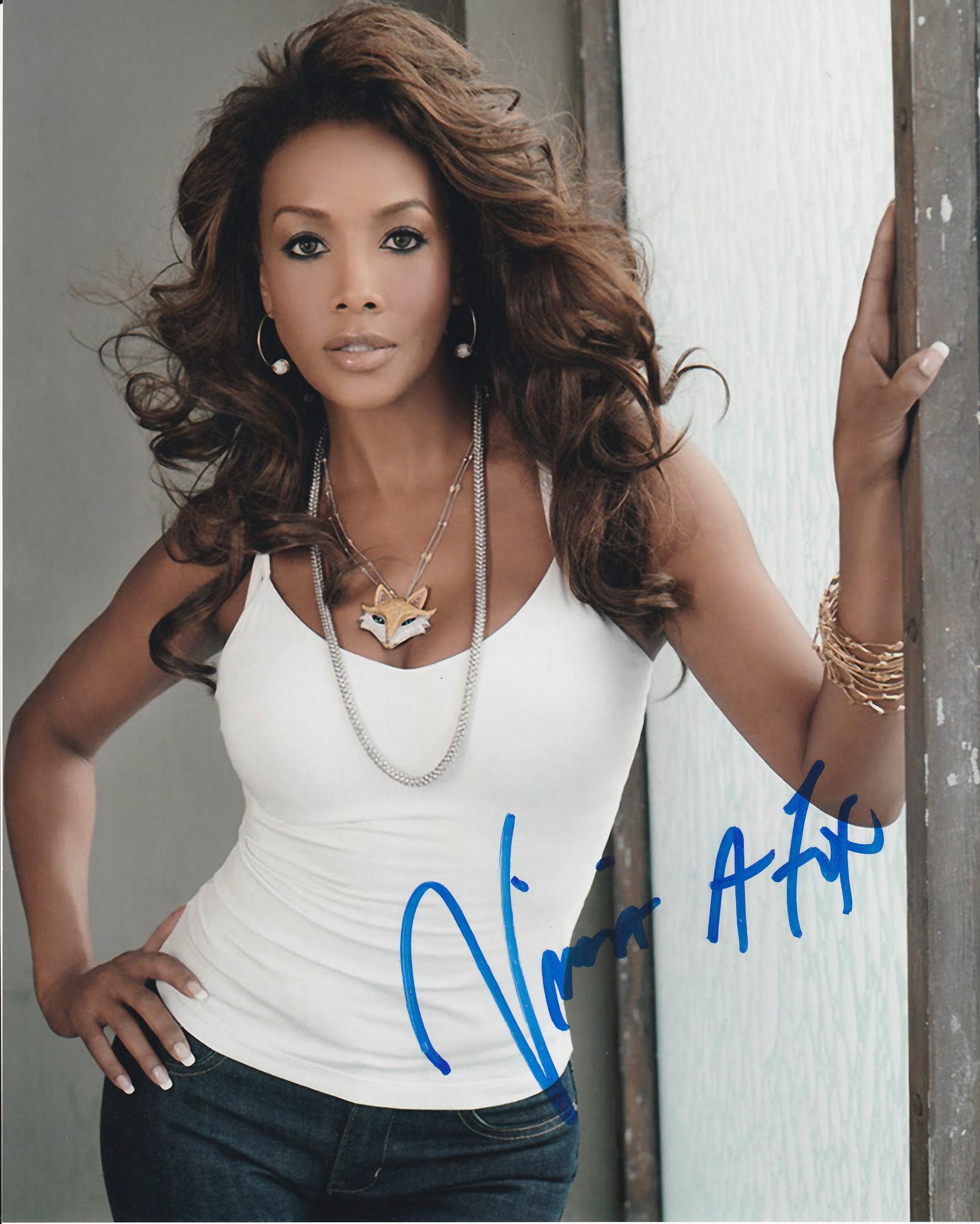 Vivica A. Fox INDEPENDENCE DAY / TWISTED VINES In Person Signed Photo (1 of 1)