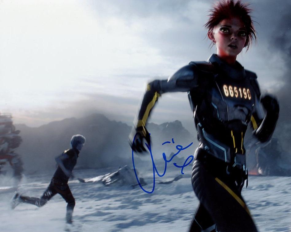 Olivia Cooke READY PLAYER ONE In Person Signed Photo: Photo size is 8x10. Olivia Cooke in person signed photo from the movie READY PLAYER ONE. Olivia Cooke as the character ART3mis.