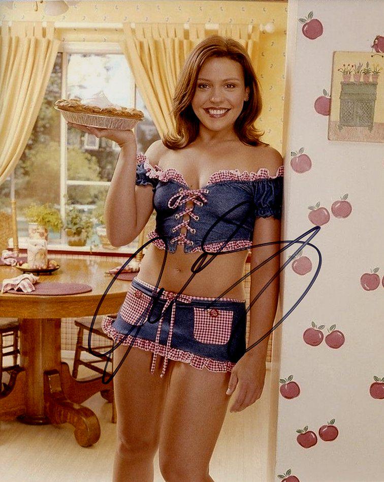 Rachael Ray SEXY In Person Signed Photo: Photo size is 8x10. Rachael Ray in person signed photo. Rachael Ray is an American cook, television personality, businesswoman, and author. She hosts the syndicated daily talk and lifestyle program Ra