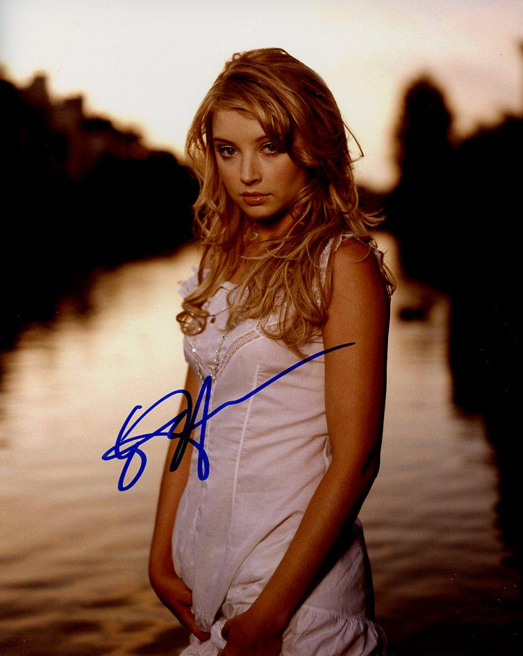 Elizabeth Harnois POINT PLEASANT In Person Signed Photo (1 of 1)