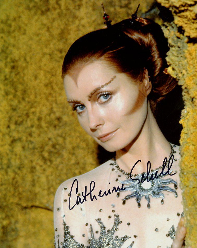Catherine Schell SPACE 1999 In Person Signed Photo (1 of 1)