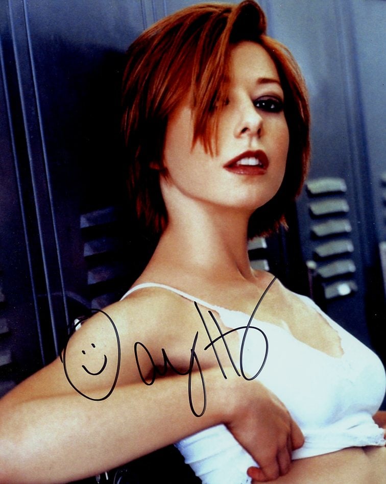 Alyson Hannigan BUFFY / AMERICAN PIE In Person Signed Photo (1 of 1)