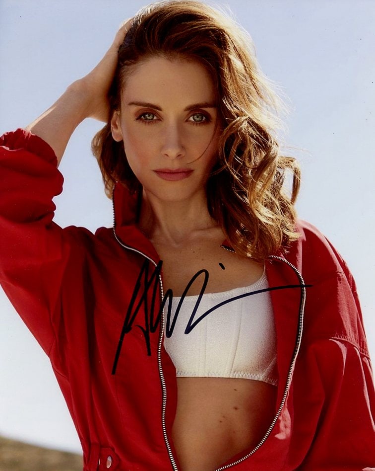 Alison Brie GLOW / COMMUNITY In Person Signed Photo (1 of 1)