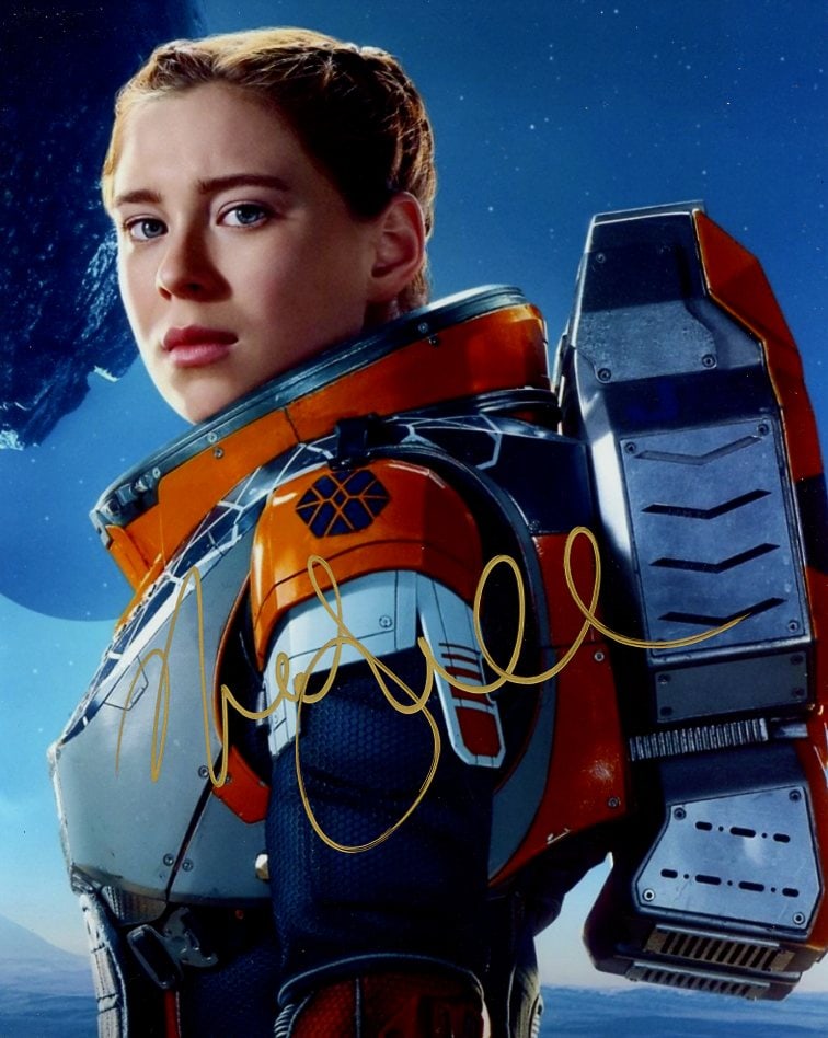 Mina Sundwall LOST IN SPACE In Person Signed Photo (1 of 1)