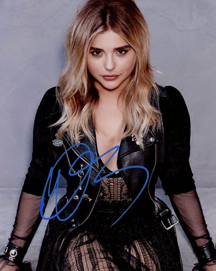 Chloe Grace Moretz CARRIE / IF I STAY In Person Signed Photo: Photo size is 8x10. Chloe Grace Moretz in person signed photo. Chloe Grace Moretz has done such TV movies as KICK-ASS, THE PERIPHERAL, and THE ADDAMS FAMILY