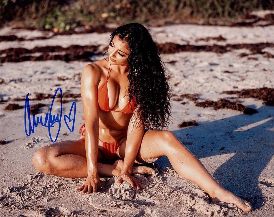 Arianna Grace WWE In Person Signed Photo (1 of 1)