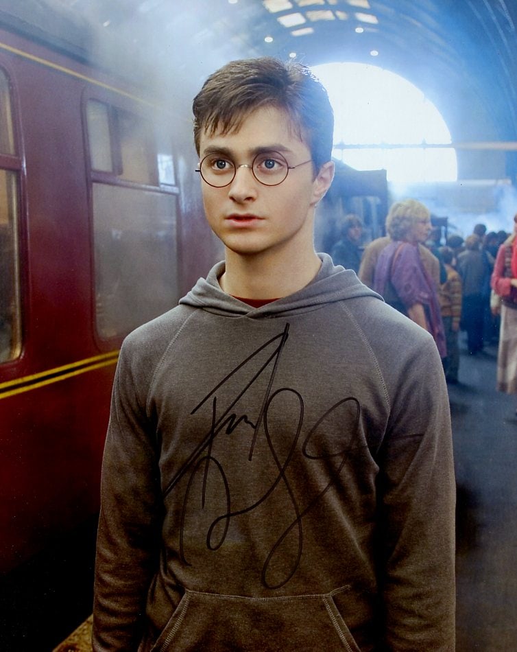 Daniel Radcliffe HARRY POTTER In Person Signed Photo (1 of 1)