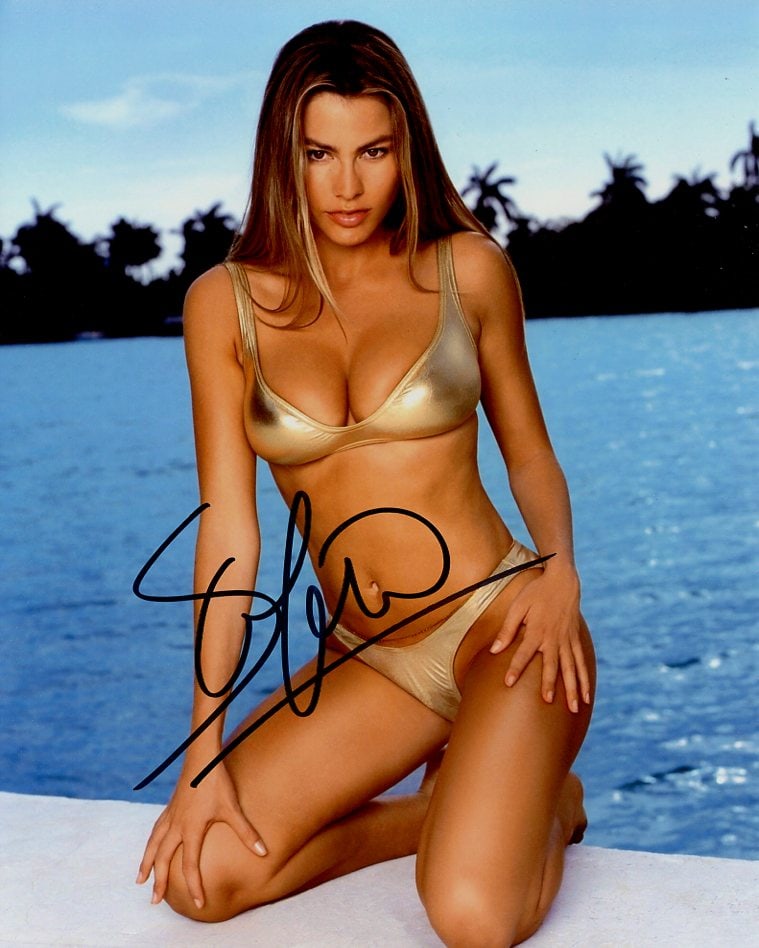 Sofia Vergara SPORTS ILLUSTRATED In Person Signed Photo (1 of 1)