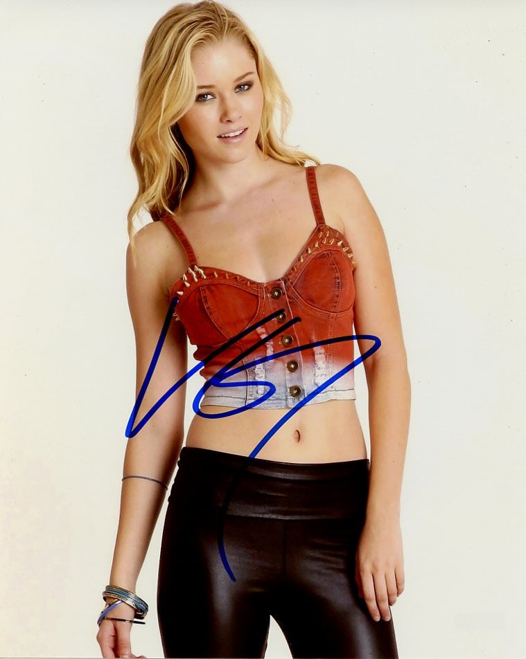 Virginia Gardner RUNAWAYS / HALLOWEN In Person Signed Photo (1 of 1)