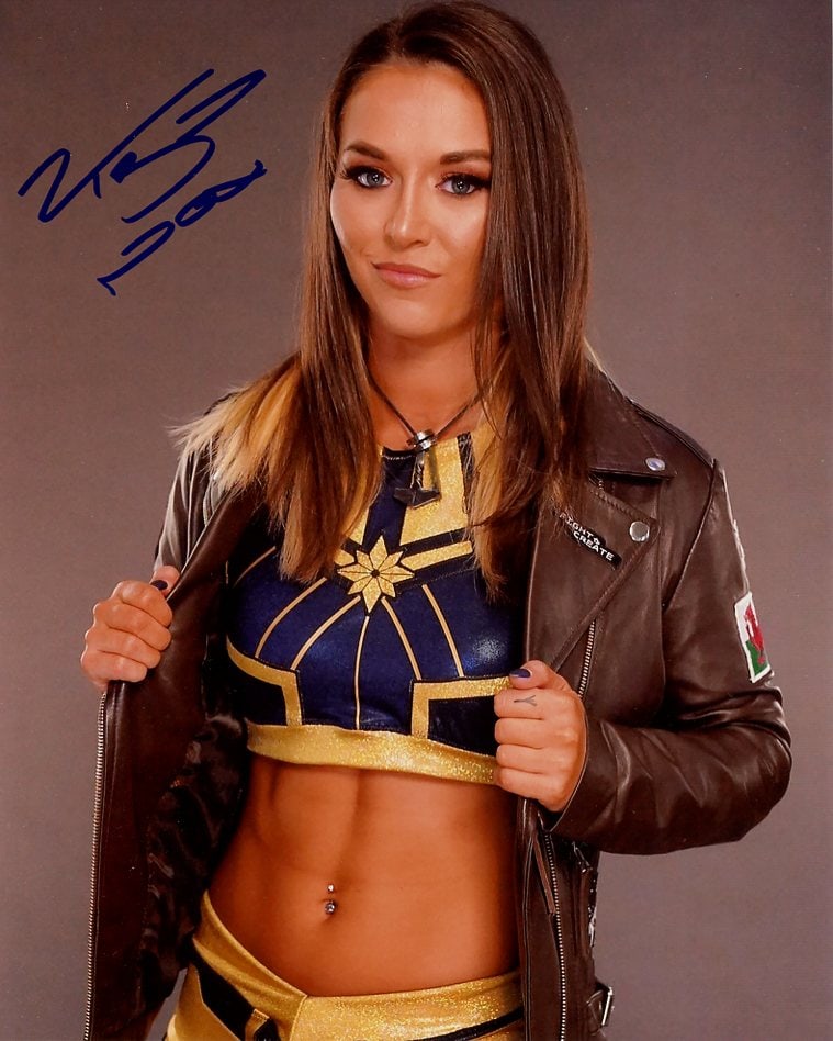Tegan Nox WWE WRESTLER In Person Signed Photo (1 of 1)