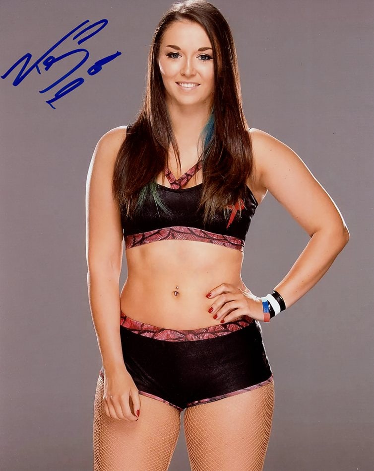 Tegan Nox WWE WRESTLER In Person Signed Photo (1 of 1)